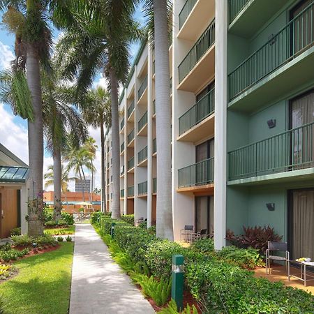 Courtyard By Marriott Fort Lauderdale East / Lauderdale-By-The-Sea Exteriér fotografie